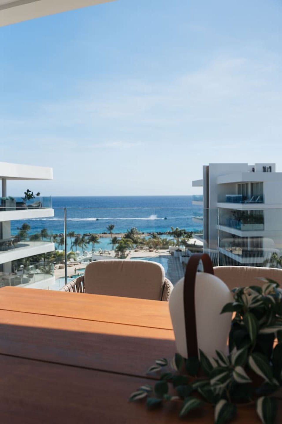 Dine with a view! Enjoy your meals against the backdrop of sparkling ocean waves and lush palm trees—where every bite feels like a taste of paradise.