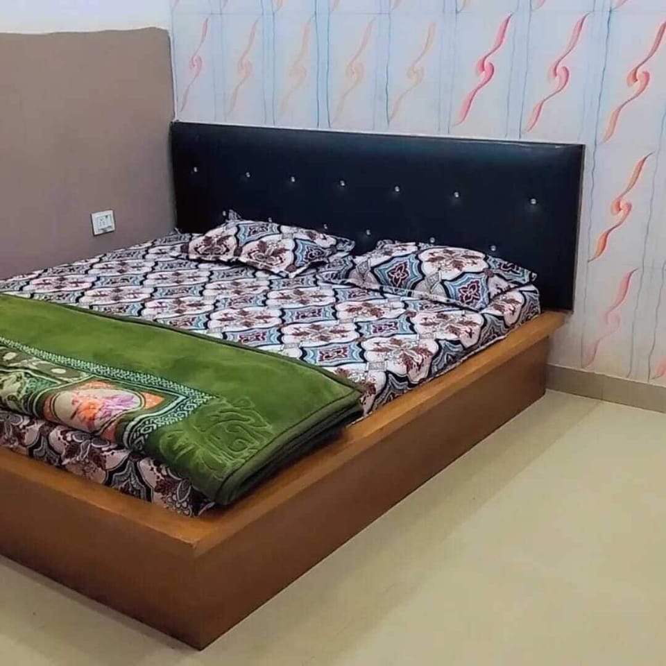 Deluxe Room | Rollaway beds (free), WiFi (free), bed sheets