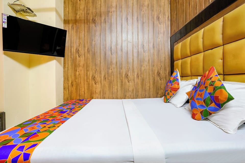 Egyptian cotton sheets, premium bedding, in-room safe, free WiFi
