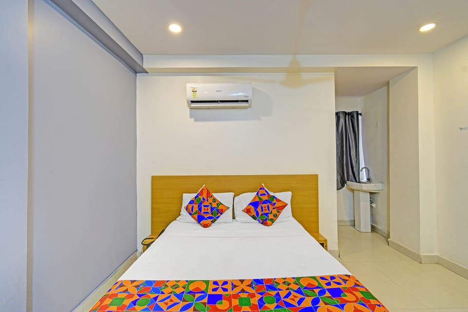 Deluxe Room | Egyptian cotton sheets, premium bedding, in-room safe, free WiFi