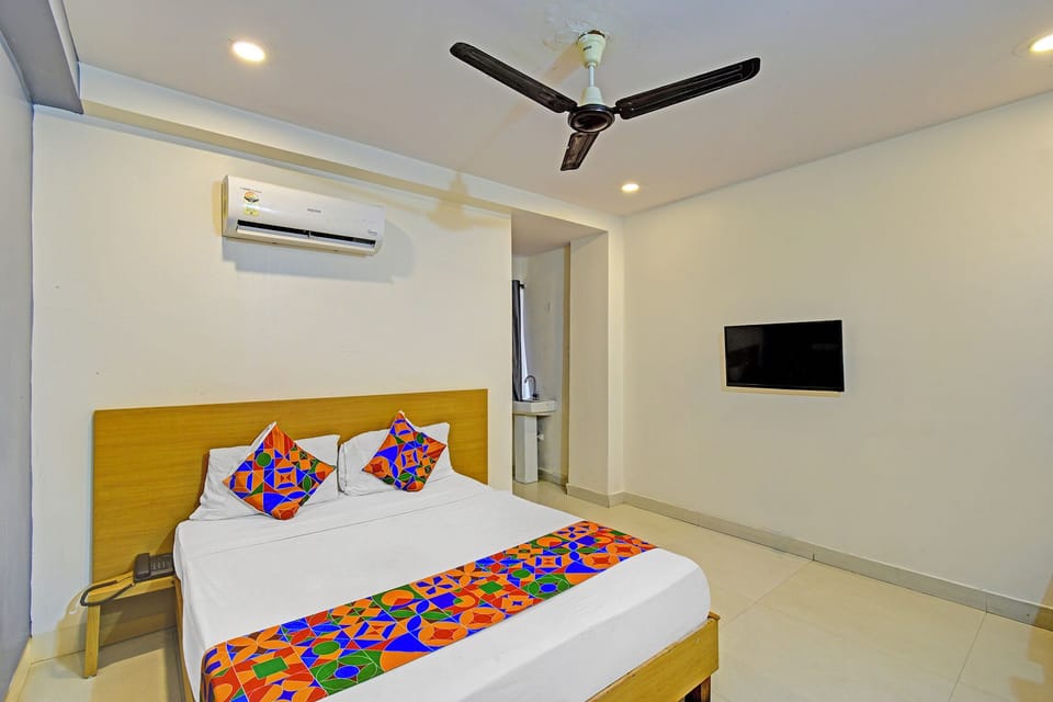 Deluxe Room | Egyptian cotton sheets, premium bedding, in-room safe, free WiFi