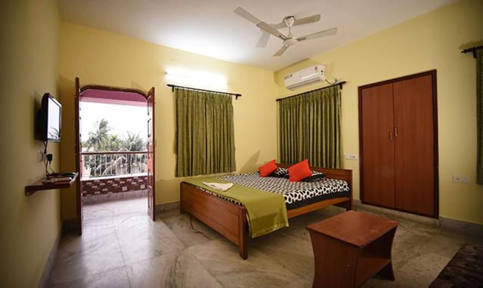 Egyptian cotton sheets, premium bedding, in-room safe, free WiFi