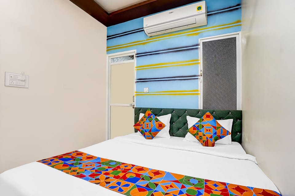 Deluxe Room | Egyptian cotton sheets, premium bedding, in-room safe, WiFi (free)