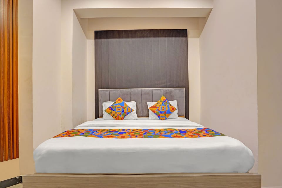 Deluxe Room | Egyptian cotton sheets, premium bedding, in-room safe, free WiFi
