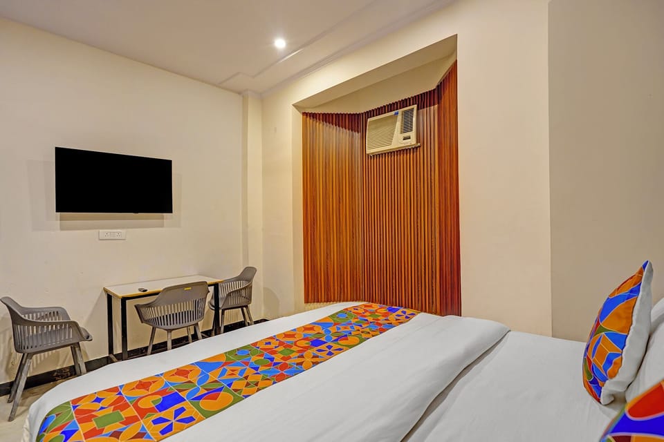 Egyptian cotton sheets, premium bedding, in-room safe, free WiFi