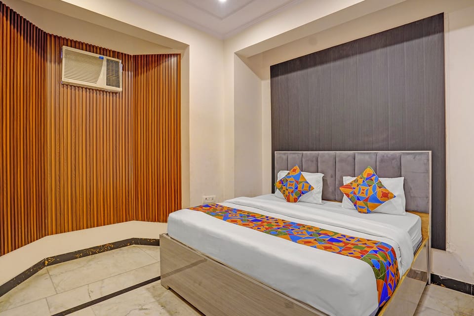 Deluxe Room | Egyptian cotton sheets, premium bedding, in-room safe, free WiFi
