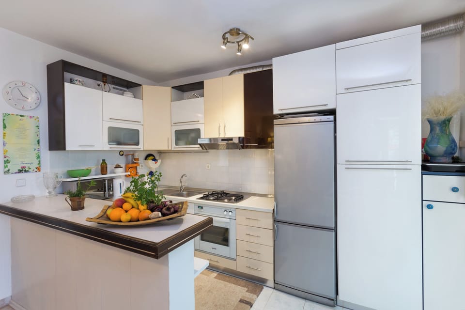 Apartment | Private kitchen | Fridge, microwave, oven, stovetop