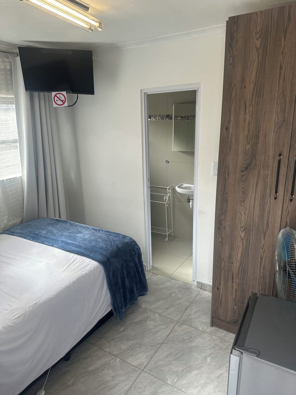 Double Room | Desk, laptop workspace, soundproofing, iron/ironing board