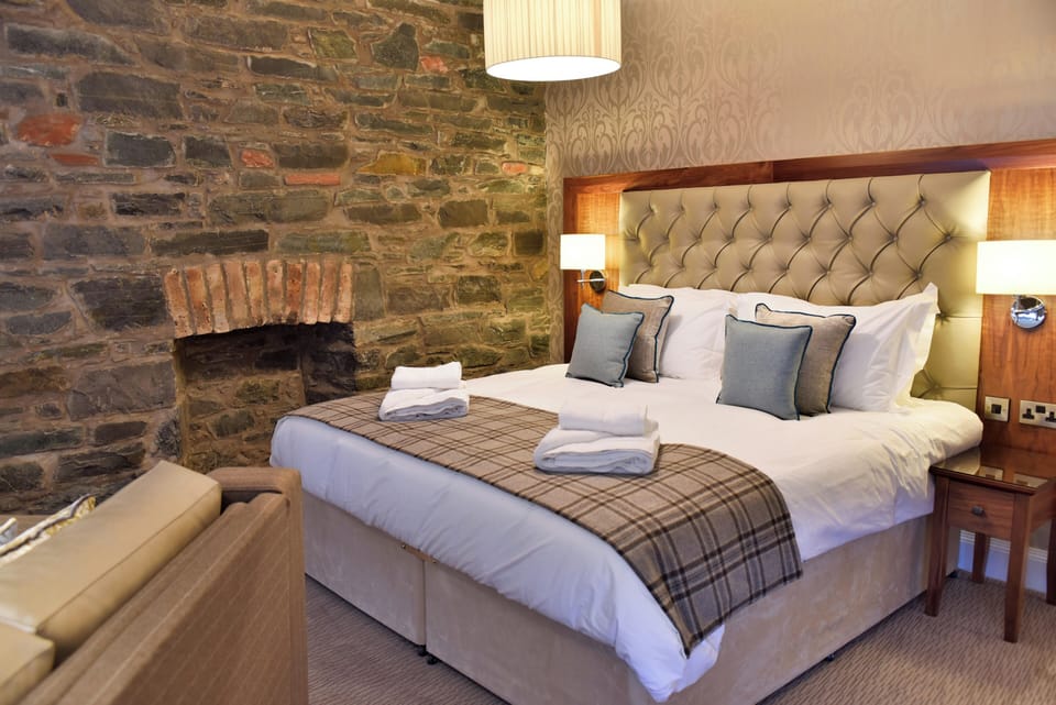 Junior Suite | Iron/ironing board, free WiFi