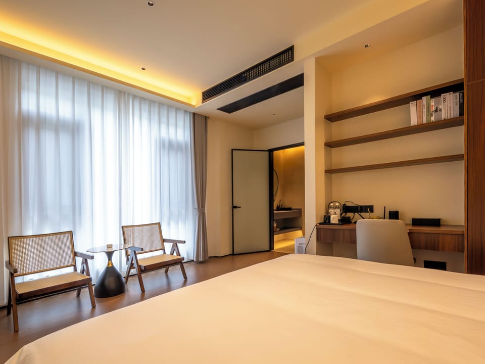 Classic Double Room, 1 Queen Bed, Air conditioning, Hill View | Premium bedding, down comforters, individually decorated