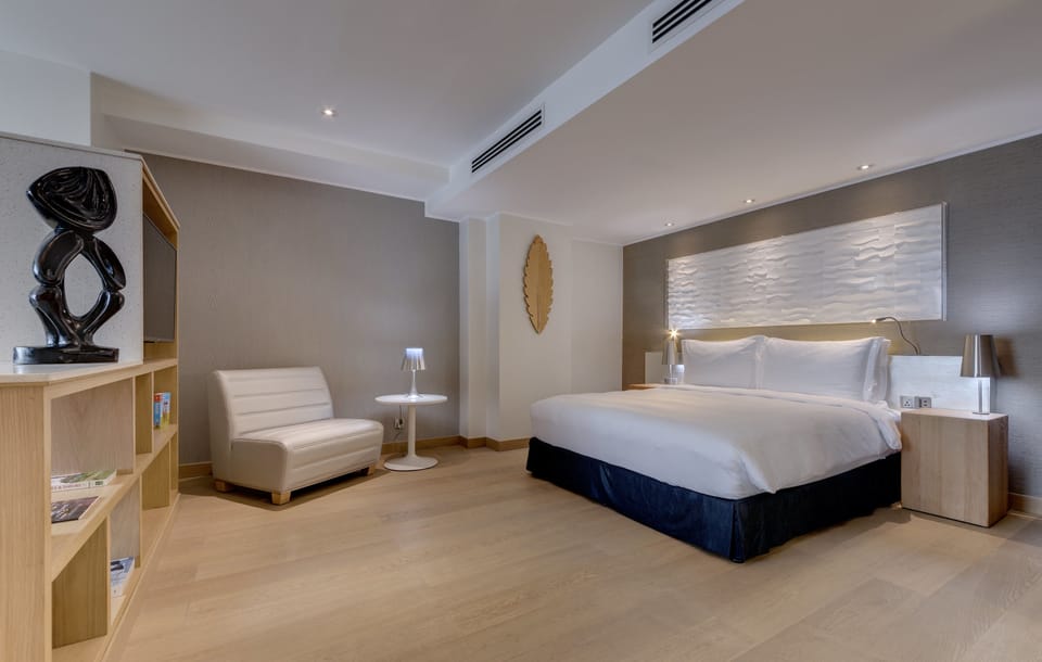 Premium bedding, minibar, in-room safe, individually furnished