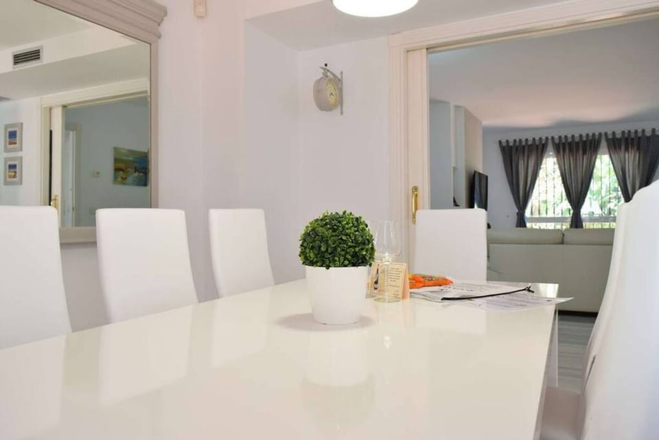 House | 4 bedrooms, Internet