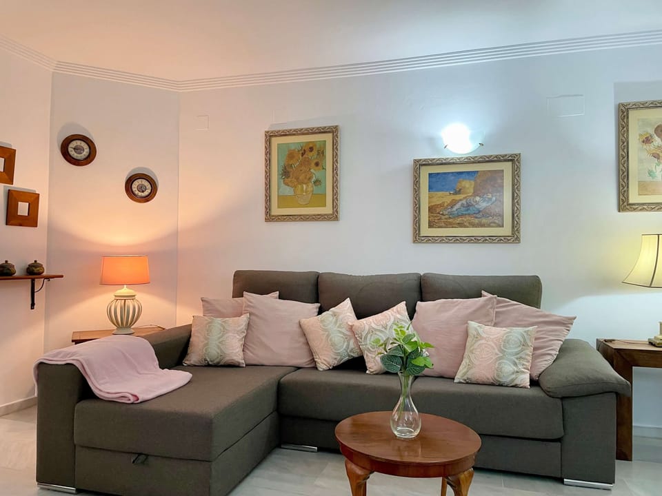 Easy Parking Poolside 2 Bedroom F-5 Apartment in Marbella
