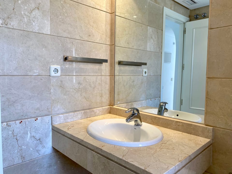 Exceptional Views - Dama de Noche 1 Bedroom Penthouse Apartment in Marbella