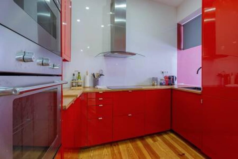 House | 4 bedrooms, desk, Internet