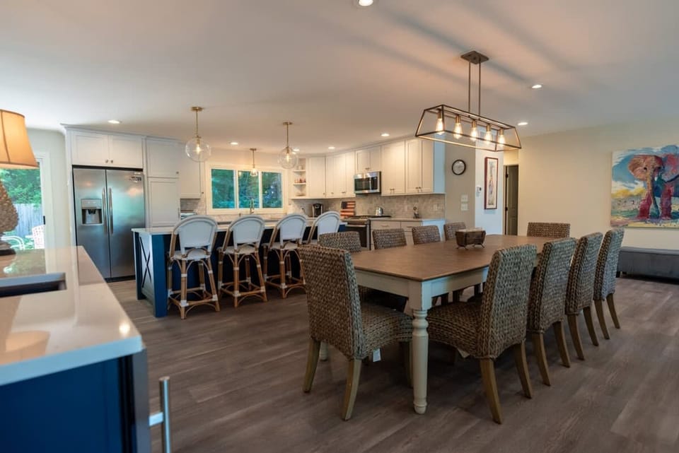 House | 4 bedrooms, desk, high-speed internet