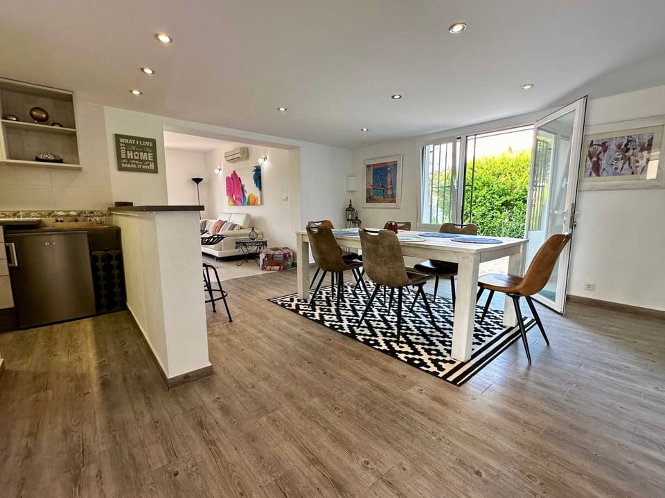 House | 5 bedrooms, high-speed internet
