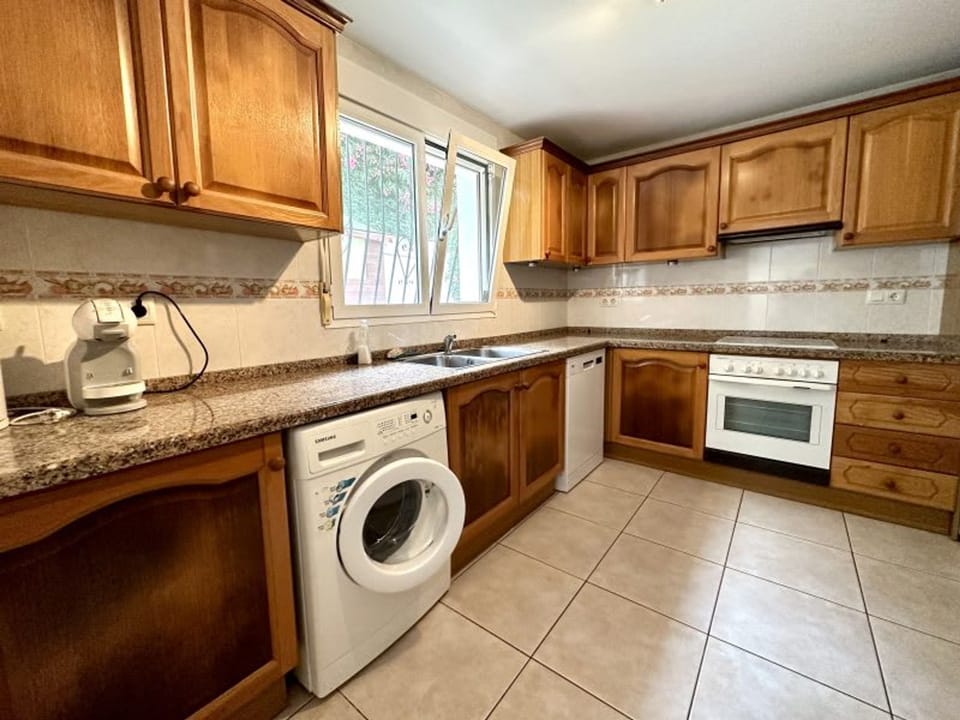 House | 3 bedrooms, high-speed internet