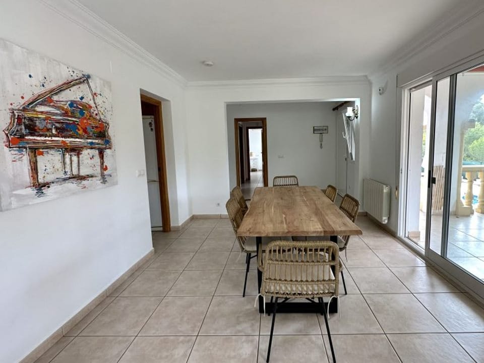 House | 3 bedrooms, high-speed internet