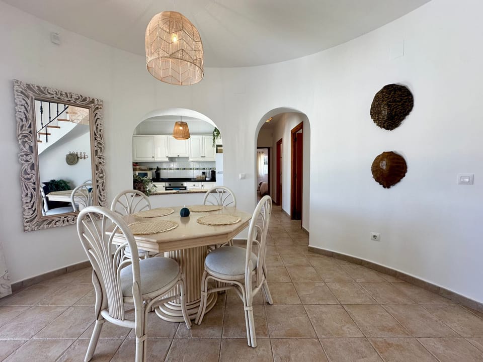 House | 3 bedrooms, high-speed internet