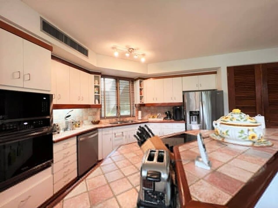 House | 3 bedrooms, desk