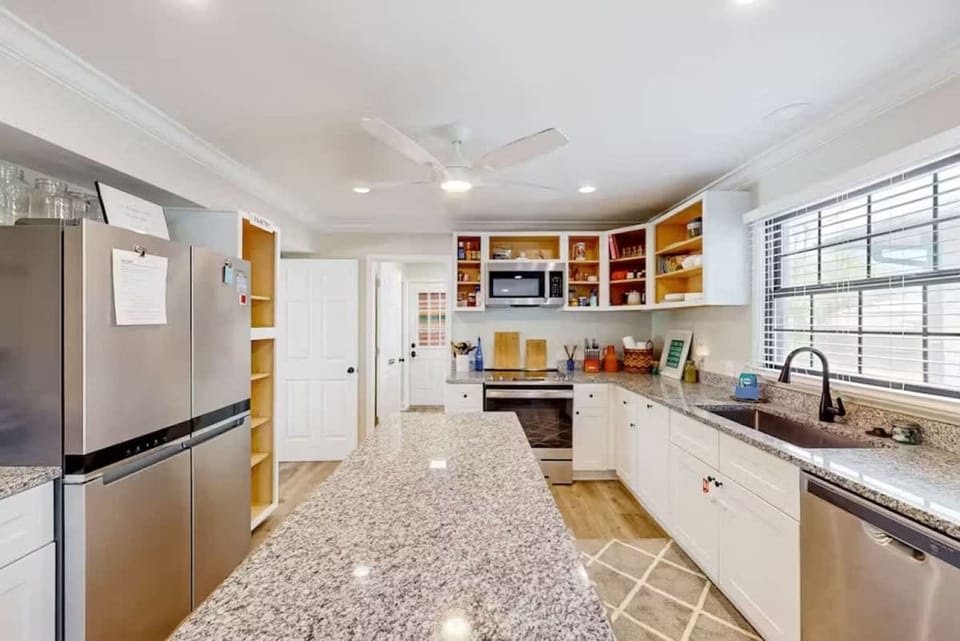 House | 6 bedrooms, Internet