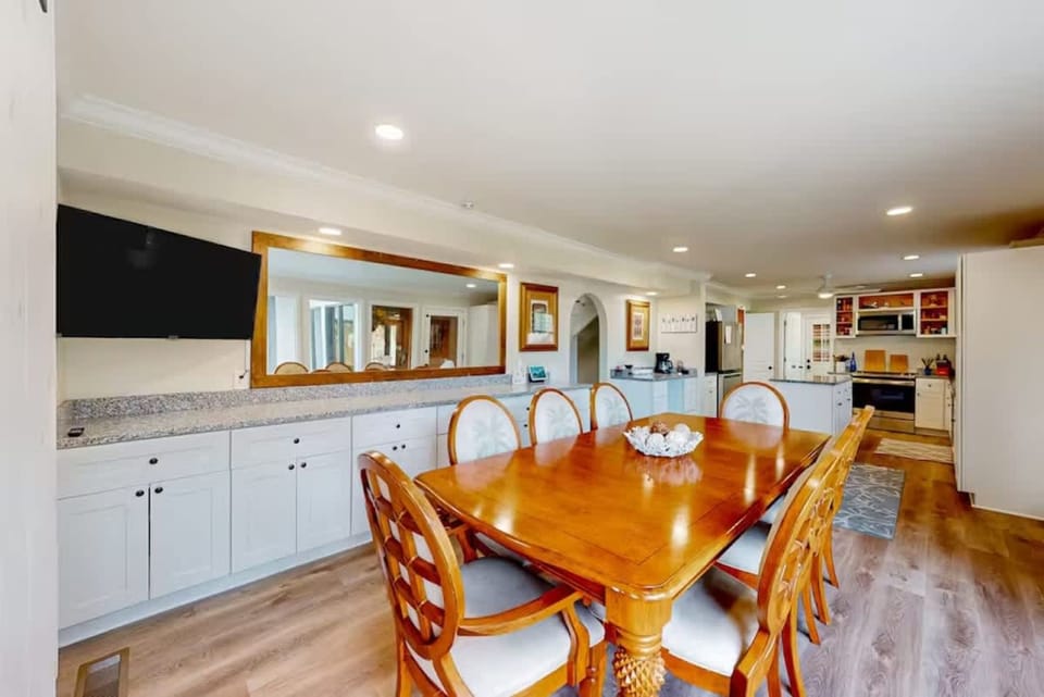 House | 6 bedrooms, Internet
