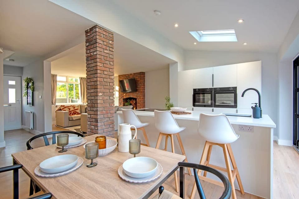House, Smoking | 3 bedrooms, desk, Internet