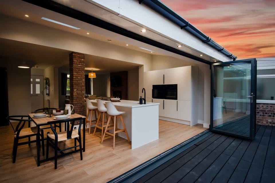 House, Smoking | 3 bedrooms, desk, Internet