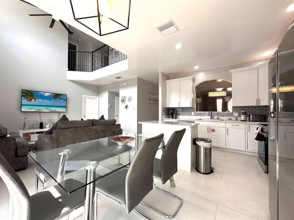 House | 6 bedrooms, Internet