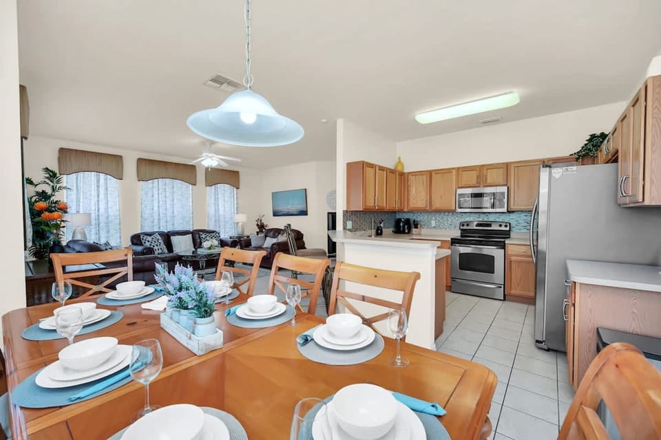House | 5 bedrooms, high-speed internet