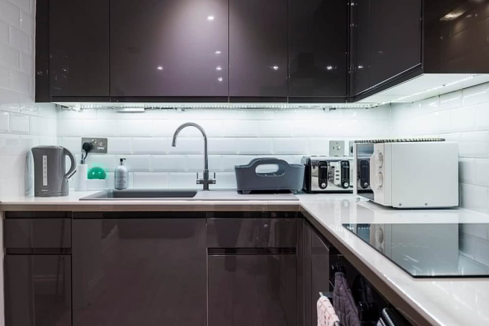 House | 1 bedroom, desk