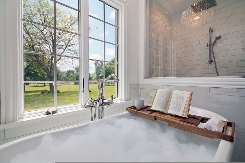 Private Riverbank 27-acre Estate 1 hr From Chicago House in Illinois