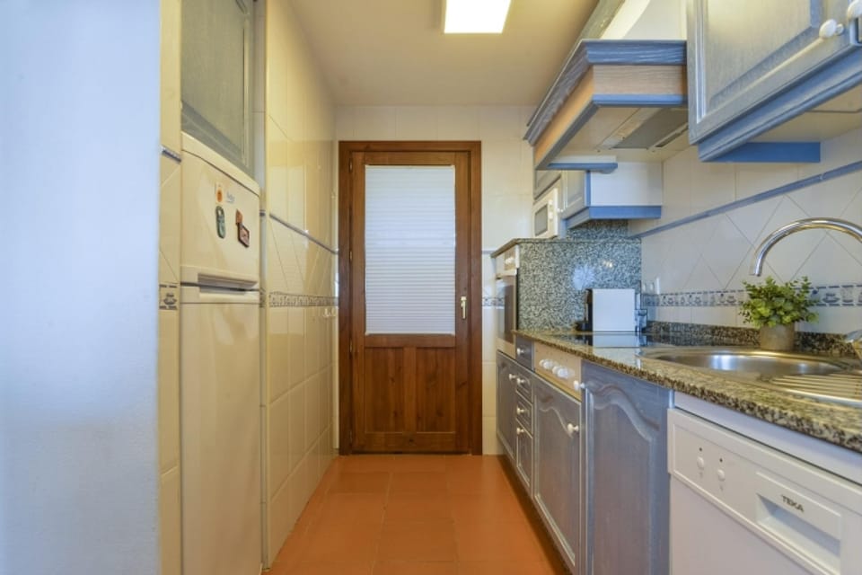 House, Smoking | 2 bedrooms, Internet