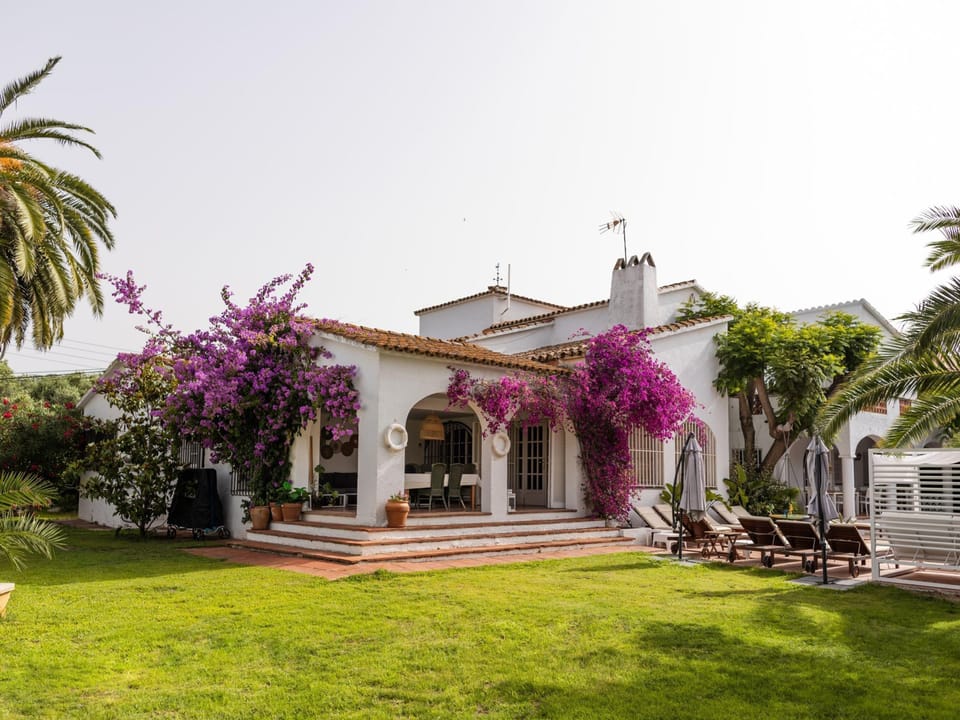 House | 9 bedrooms, Internet