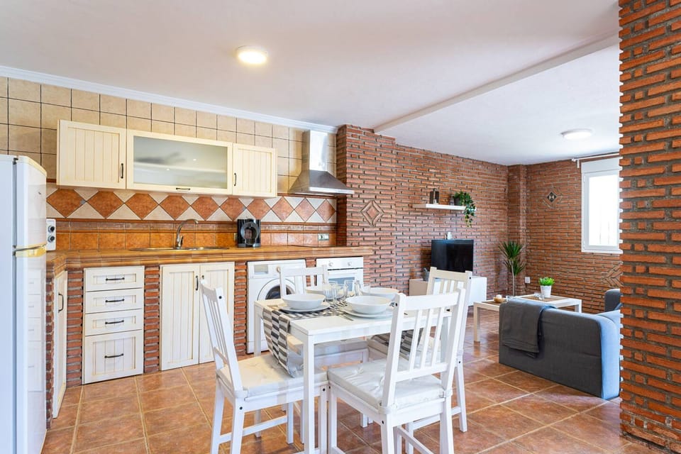 House | 1 bedroom