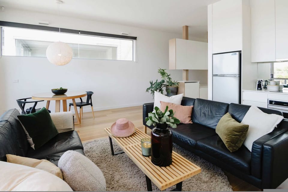 House | 1 bedroom, desk