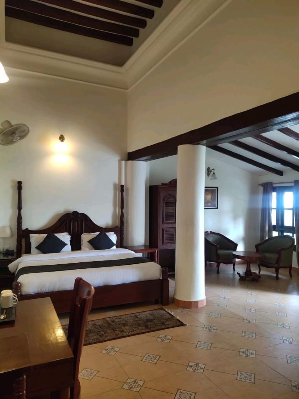 King Suite | Desk, laptop workspace, rollaway beds, free WiFi