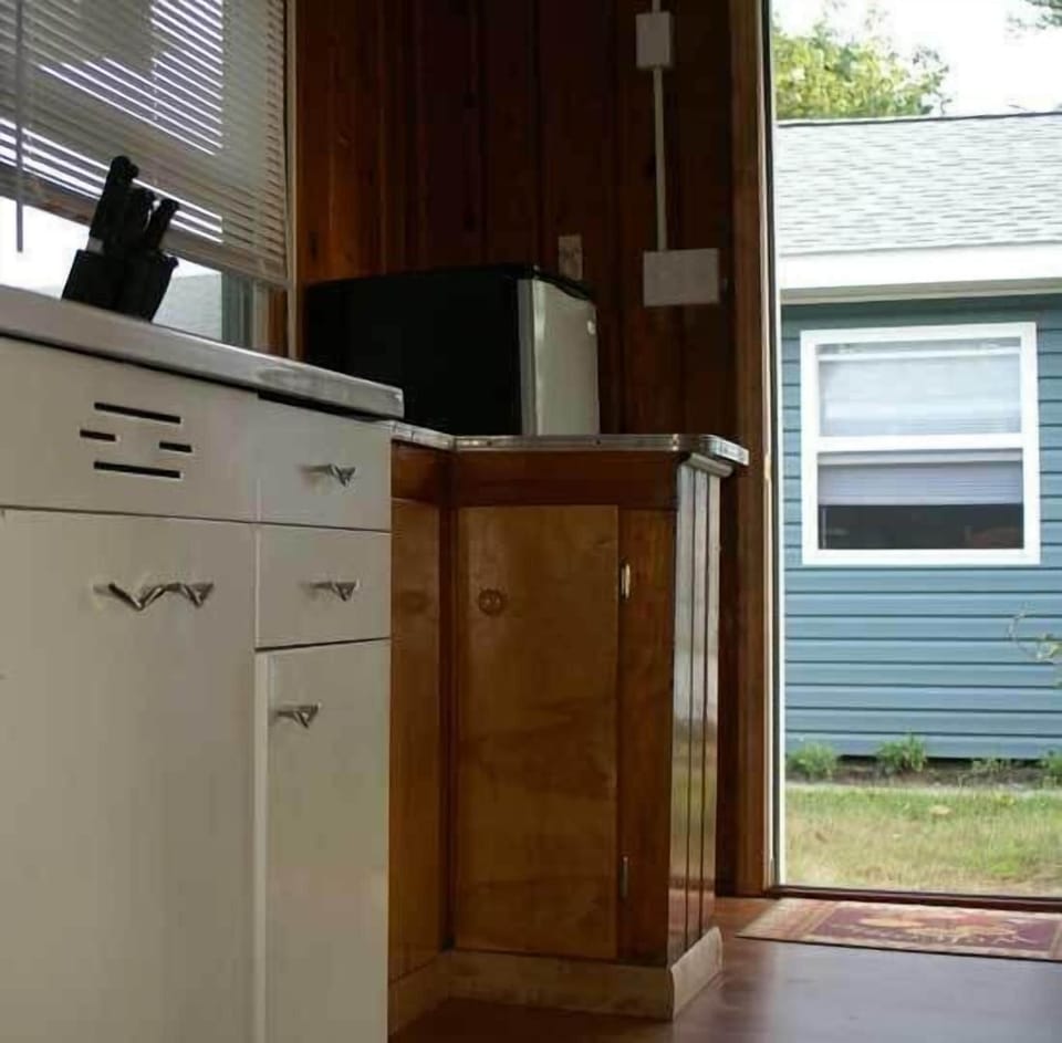 Cottage, 1 Bedroom (Cabin 4) | Free WiFi, bed sheets