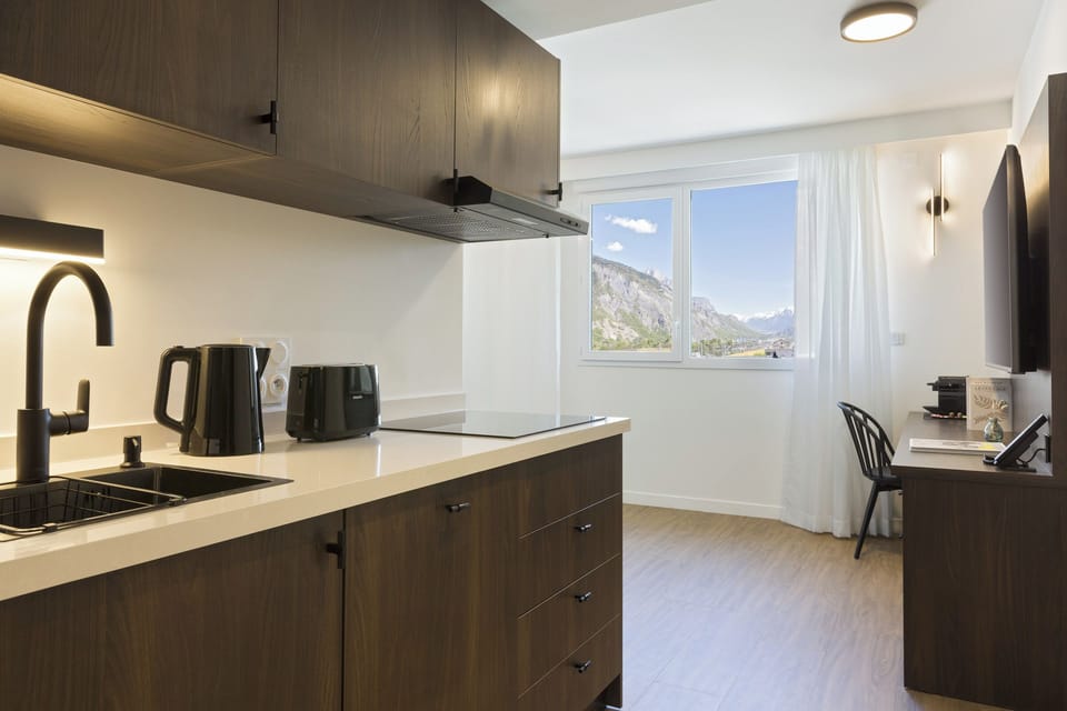 Superior Apartment, Mountain View | Private kitchen | Mini-fridge, microwave, stovetop, cookware/dishes/utensils