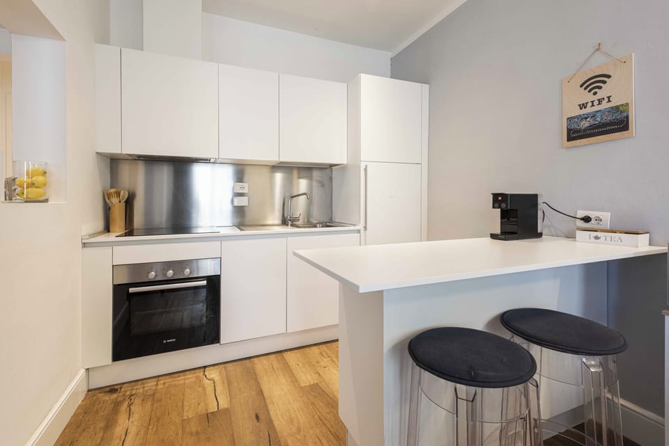 Comfort Apartment | Private kitchen | Fridge, stovetop, cookware/dishes/utensils