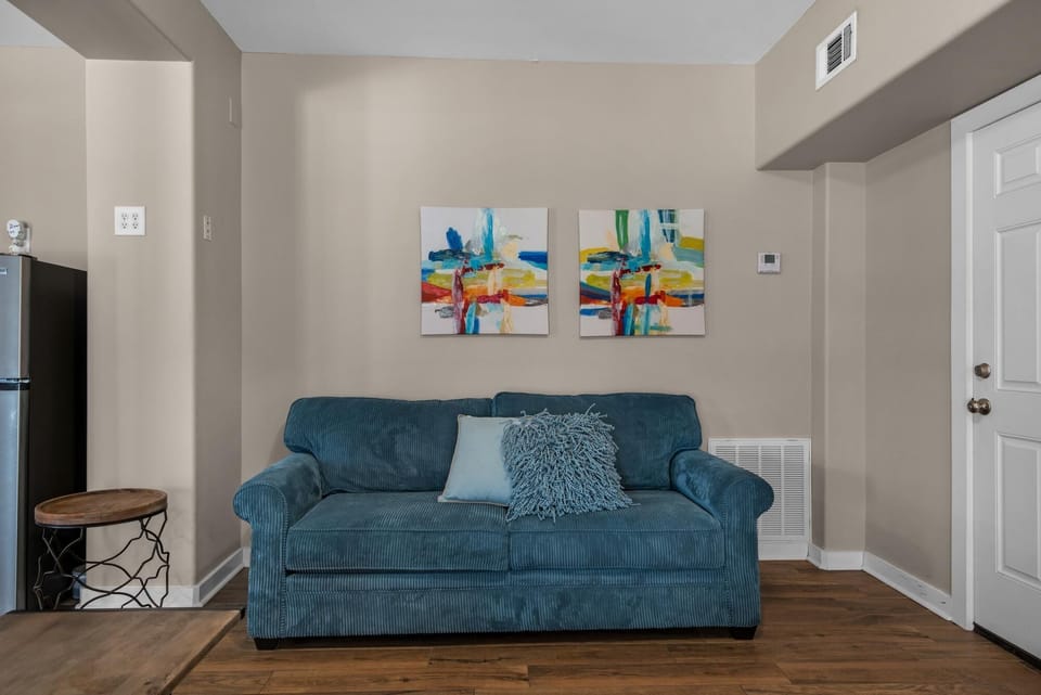 House, Multiple Beds (No Bad Days) | Living area