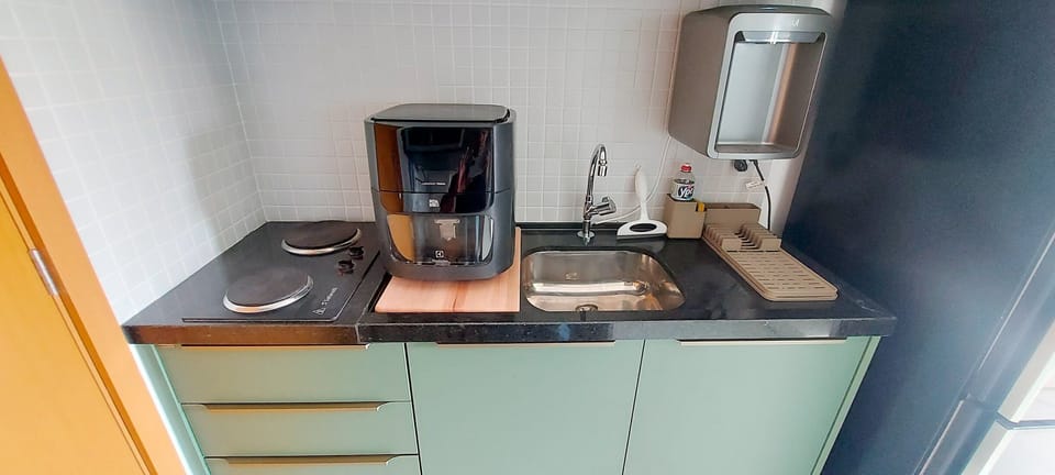 Basic Apartment | Private kitchen | Fridge, microwave, stovetop, blender