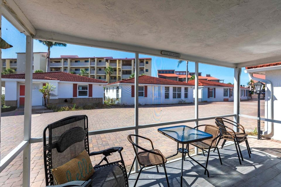 Casa Blanca Pool 2