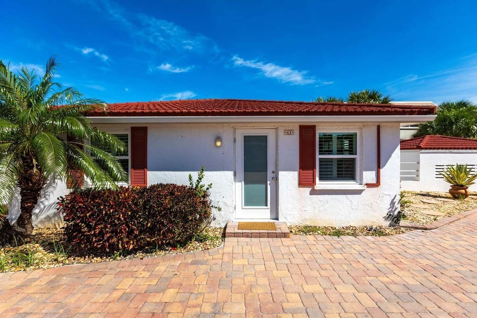 Casa Blanca Game Room