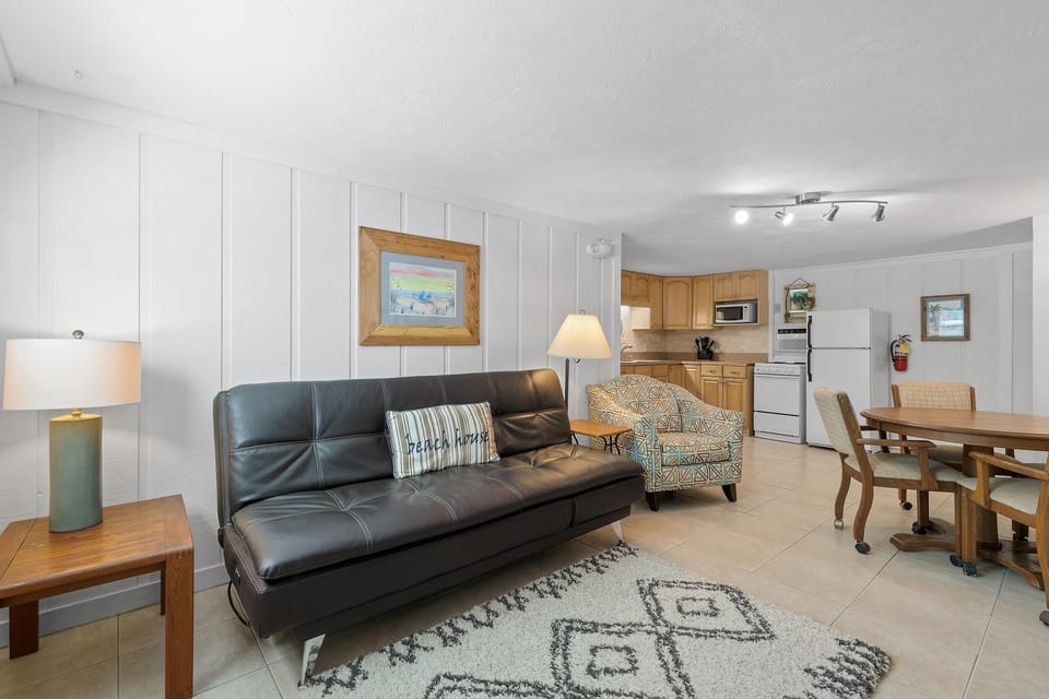 House, 1 Queen Bed with Sofa bed (Son and Sand) | Living area