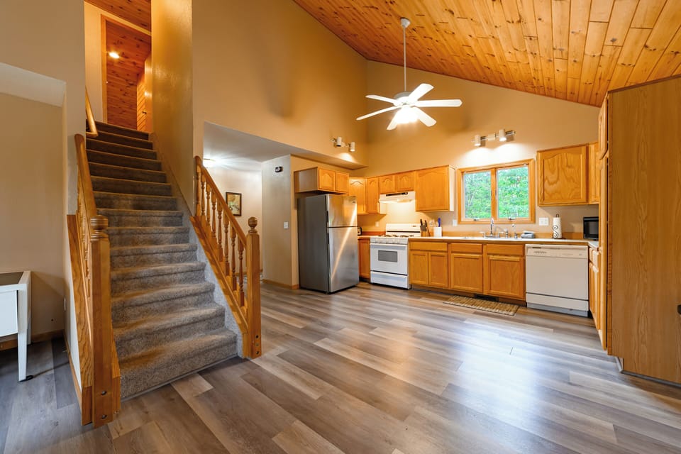 Deluxe House, 4 Bedrooms | Private kitchen