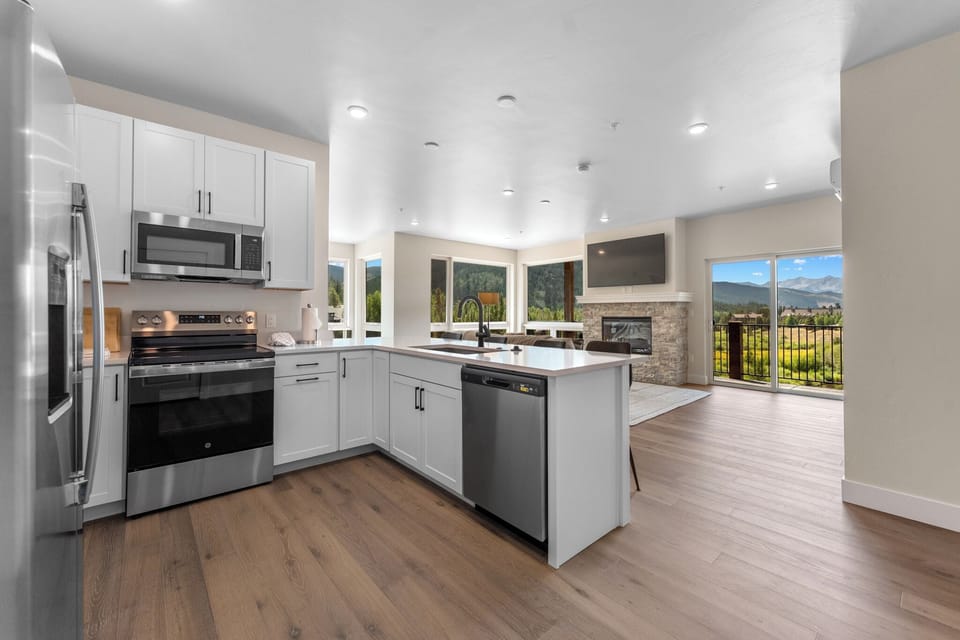 Condo (4 Bedrooms) | Property amenity