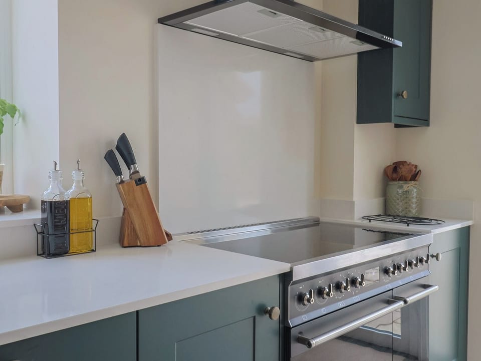 Fridge, microwave, dishwasher, toaster