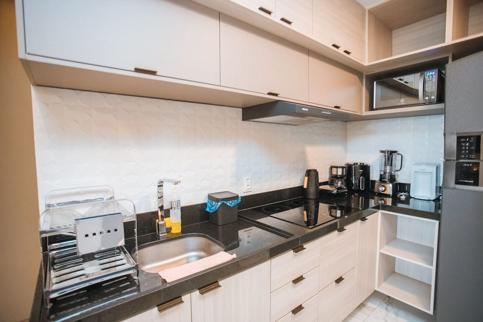 Comfort Apartment | Private kitchen | Cookware/dishes/utensils, cleaning supplies